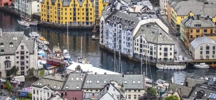 Koselig Garasjeloft! Appartement Langevag Buitenkant foto